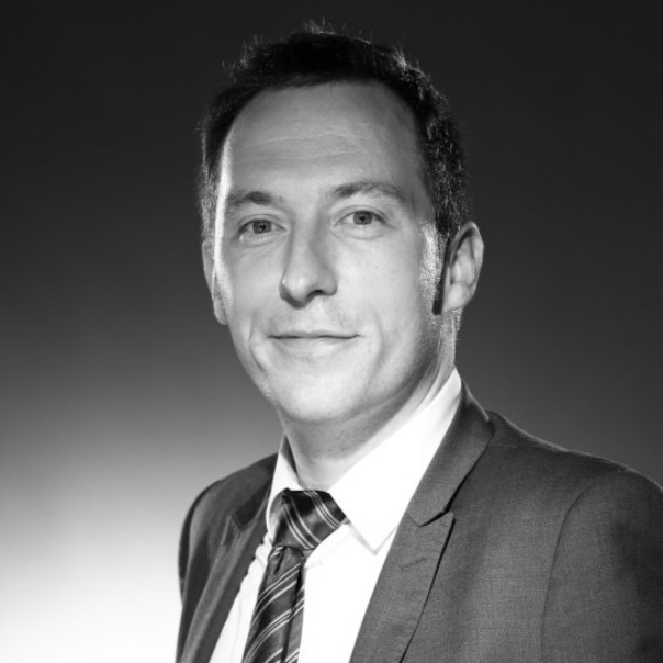 Directeur Commercial – Efficacité Énergétique Portrait d’un Directeur Commercial en efficacité énergétique recruté avec succès par Facility Job